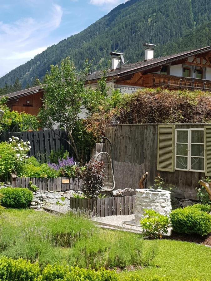 Apartments Schneiterhof - Der Frei-Raum Neustift im Stubaital Exterior photo