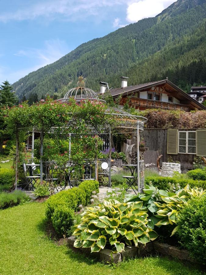 Apartments Schneiterhof - Der Frei-Raum Neustift im Stubaital Exterior photo